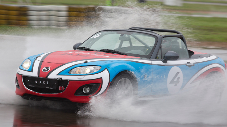 Фото Mazda Sport Cup 2013 MX-5 Aori вода