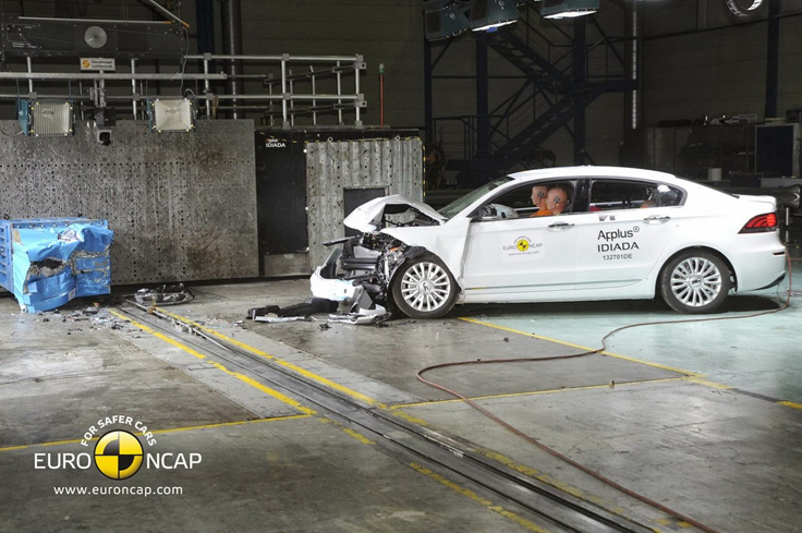 Фото разбитого на краш-тесте Euro NCAP Корос 3 2013-2014 сзади
