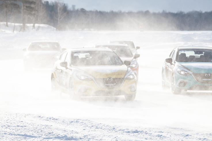 Фото Mazda Ice Race 2014 снежная пыль