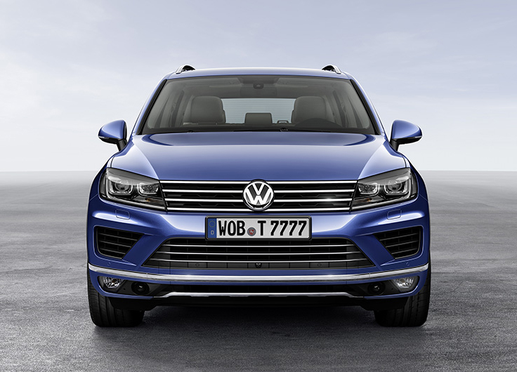 Фото нового Volkswagen Туарег 2014-2015 вид спереди