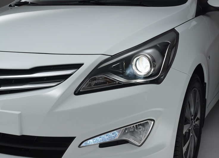 Фото передней оптики нового Hyundai Solaris 2014