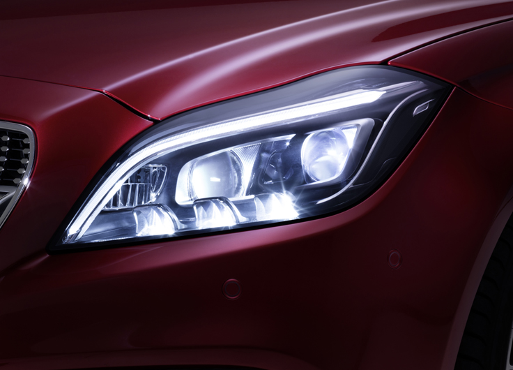 Фото светодиодной фары MULTIBEAM LED нового Mercedes CLS 2014-2015