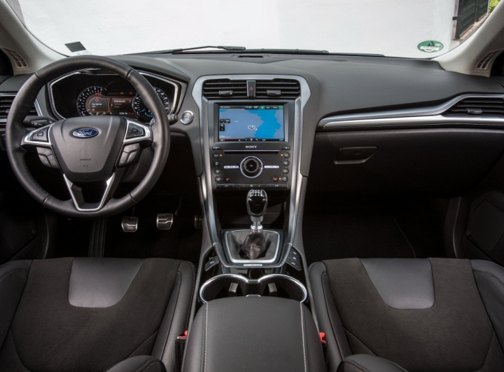 Фото салона нового Ford Mondeo 2015-2016
