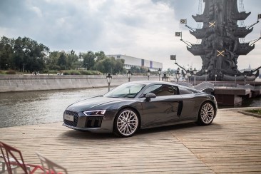Российская премьера нового Audi R8 V10 2015
