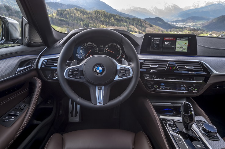 Самый крутой дизельный БМВ 5 Серии - фото BMW M550d xDrive, цена и технические характеристики