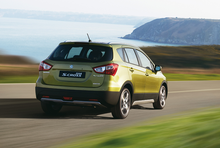 Фото новый Сузуки SX4 2014 сзади