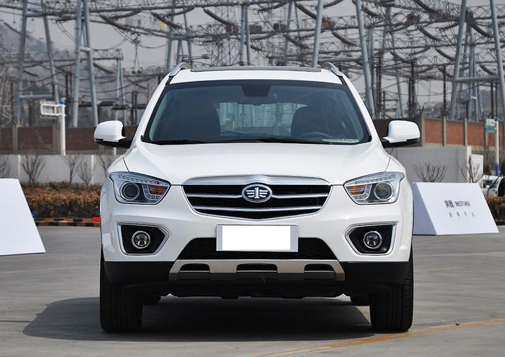 Фото FAW Besturn X80 спереди