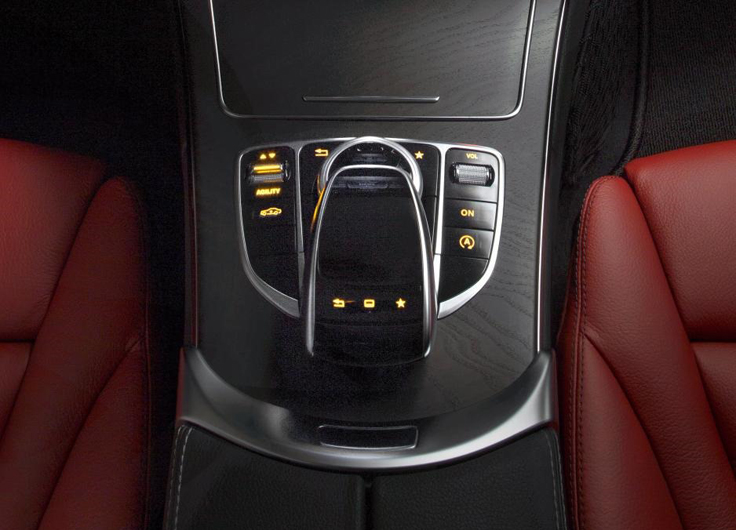 Фото новый Mercedes-Benz C-Class 2014 интерьер, контроллер