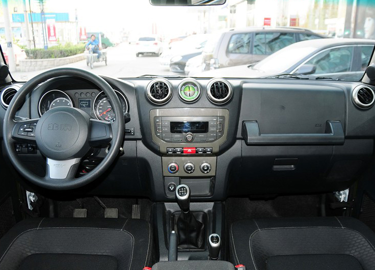 Фото новый Beijing BJ40 2014 интерьер