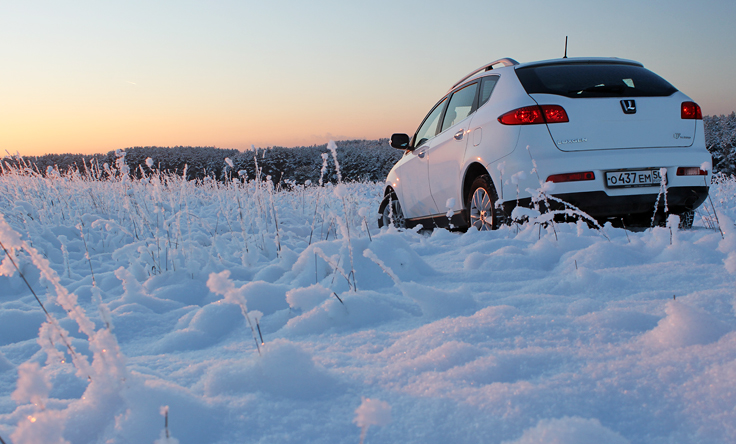 Фото сзади LUXGEN 7 SUV 2013-2014