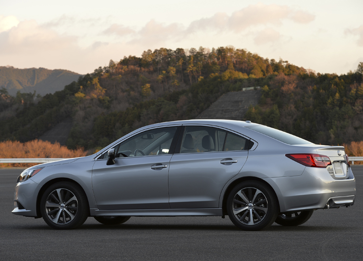 Фото новый Subaru Legacy 2014 вид сзади