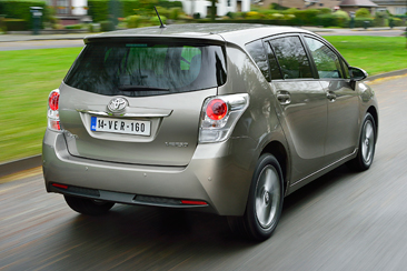 Галерея Toyota Verso 2014