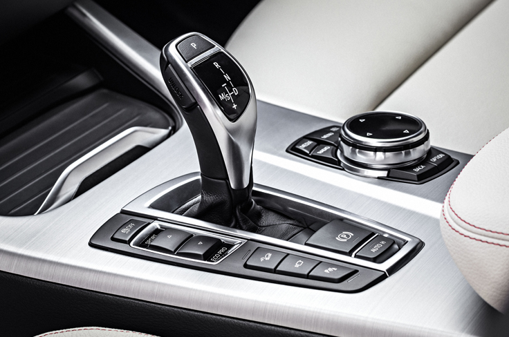Селектор автоматической трансмиссии у нового BMW X4 2014