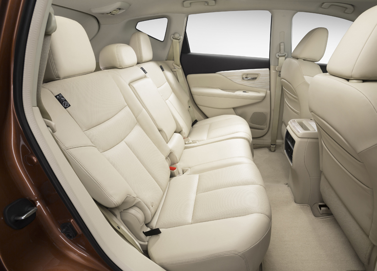 Второй ряд сидений нового Nissan Murano 2014-2015