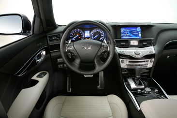 Infiniti M