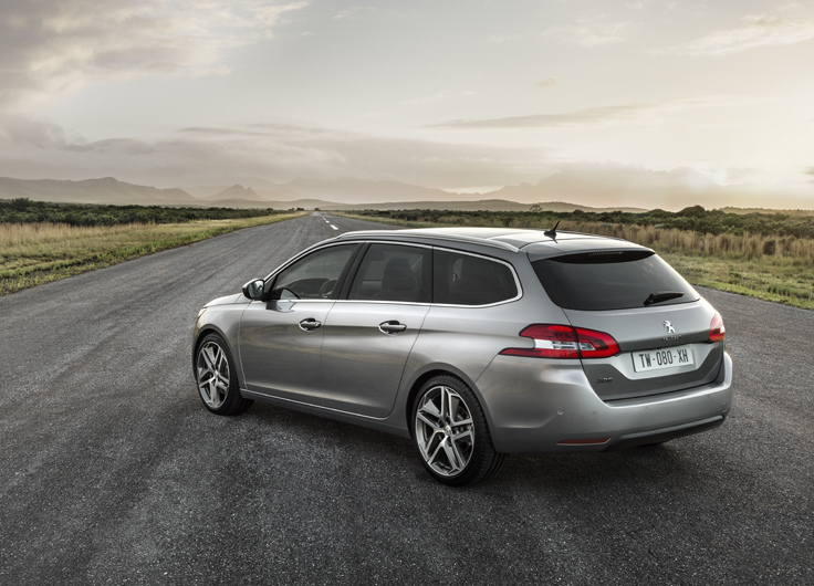 Фото новый Peugeot 308 SW 2014 сзади