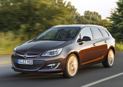 Комплектации и цены Opel Astra Sports Tourer2014