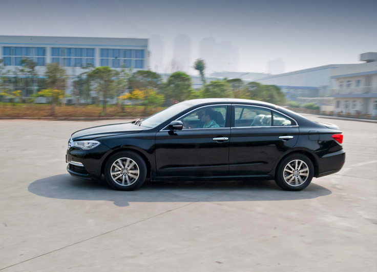 Фото новый LIFAN 820 2014-2015 сбоку