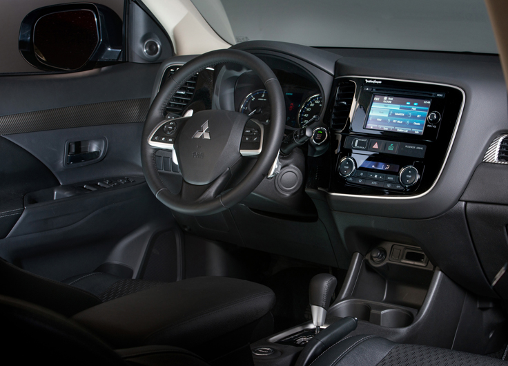 Фот салона нового Mitsubishi Outlander 2014