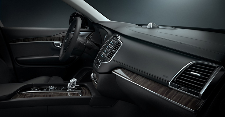 Фото интерьера нового Volvo ХС90 2014-2015
