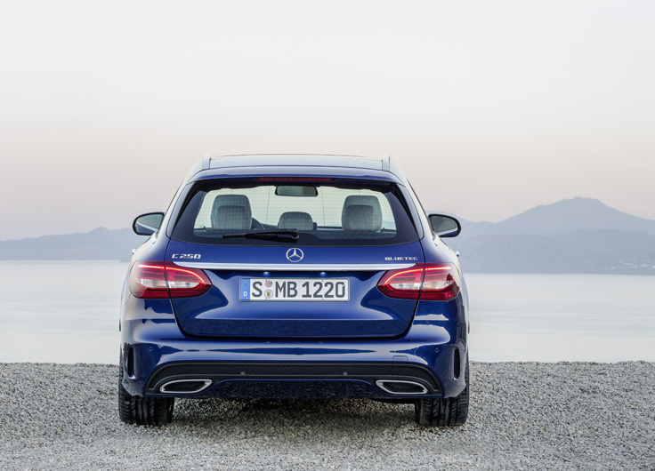 Фото нового универсала Mercedes-Benz C-Класса 2014 вид сзади