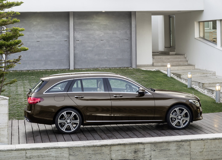 Фото нового универсала Mercedes-Benz C-Класса 2014 вид сбоку