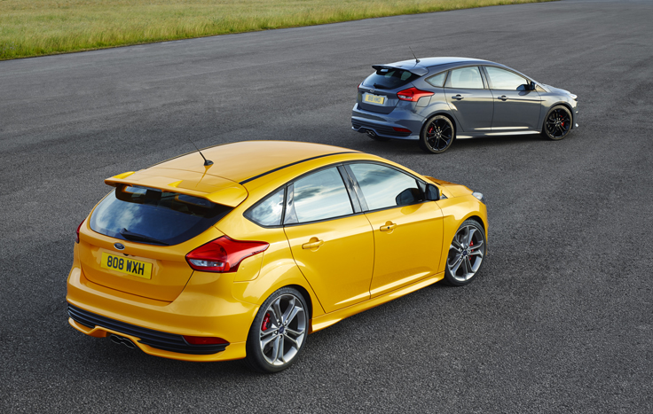 Фото новые Ford Focus ST 2014-2015 вид сзади