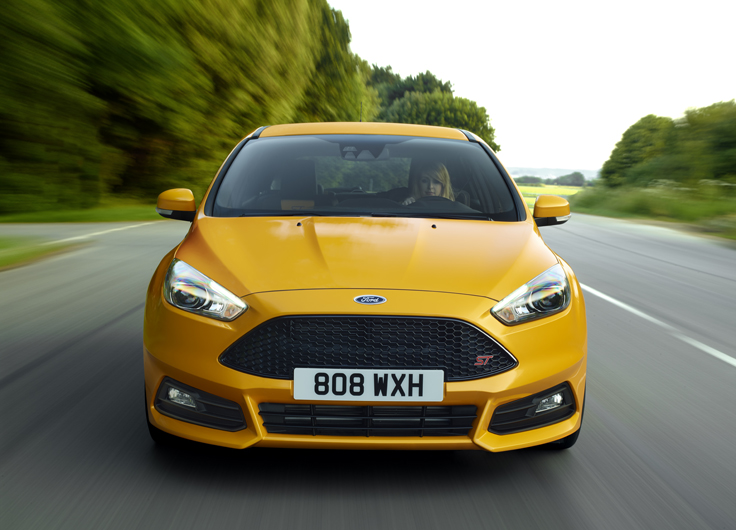 Фото новый Ford Focus ST 2014-2015 вид спереди