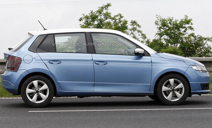 Фото новой Skoda Fabia 2014-2015 вид сбоку