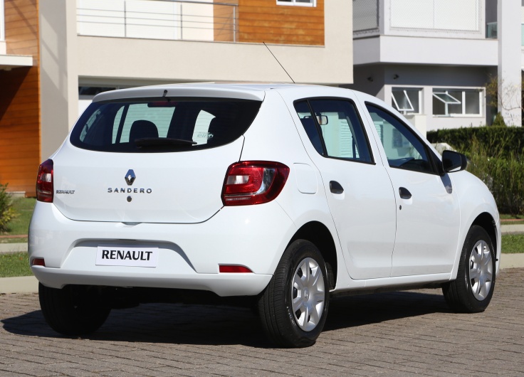 Фото нового хэтчбека Renault Sandero 2014 вид сзади