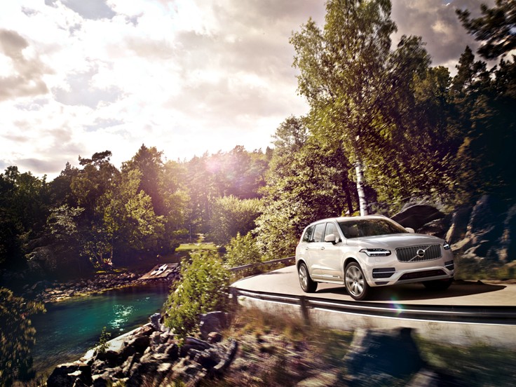Фото нового Вольво XC90 2014-2015 вид спереди