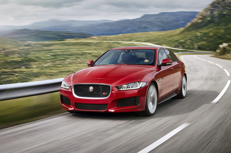 Фото нового Jaguar ХЕ 2014-2015 вид спереди