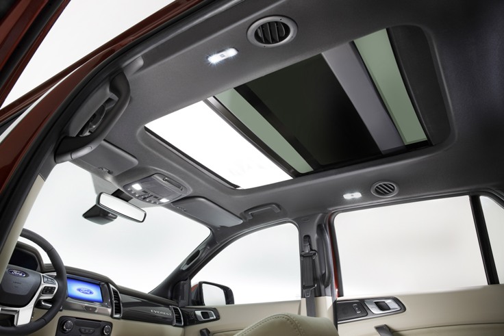 Фото панорамной крыши нового Ford Everest 2014-2015