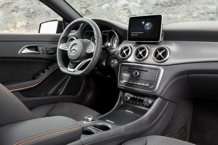 Фото салона нового Mercedes-Benz CLA Shooting Brake 2014-2015