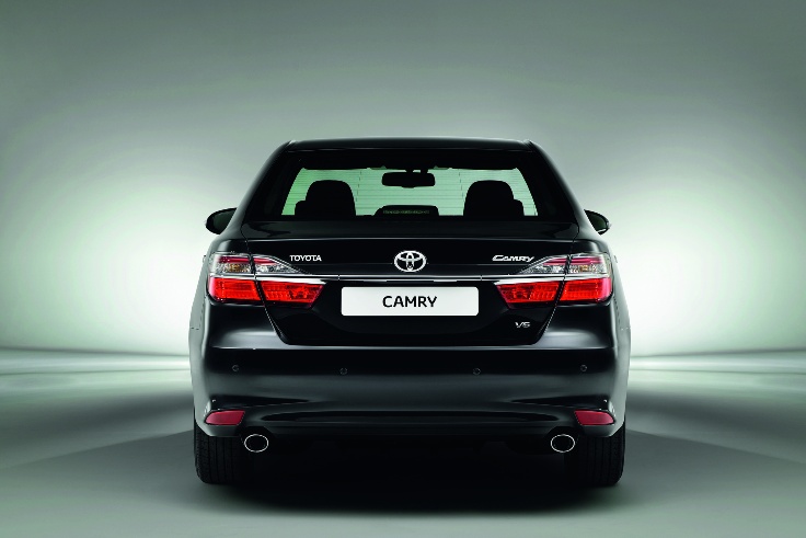 Фото нового Toyota Camry 2014 вид сзади
