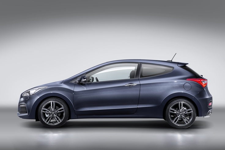 Фото нового Hyundai i30 2014-2015 вид сбоку