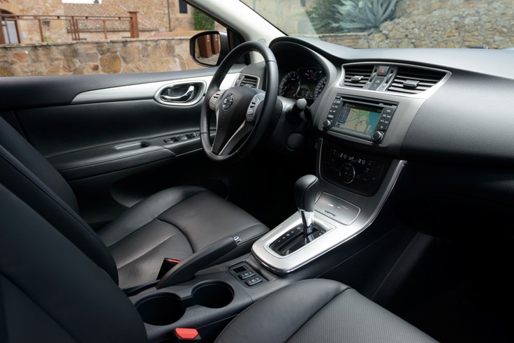 Фото салона новой Nissan Sentra 2014