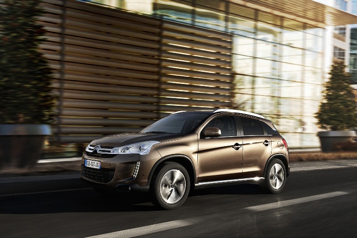 Фото Citroen C4 Air-cross 2015 спереди