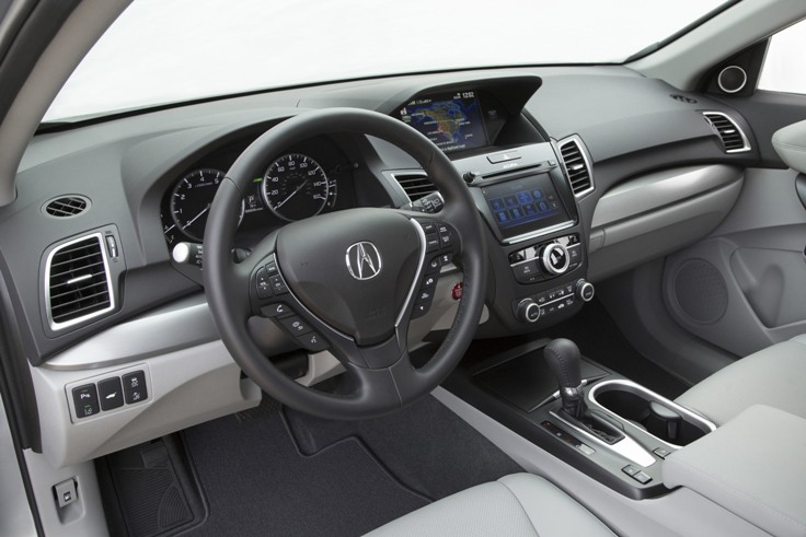 Фото салона нового кроссовера Acura RDX 2015-2016
