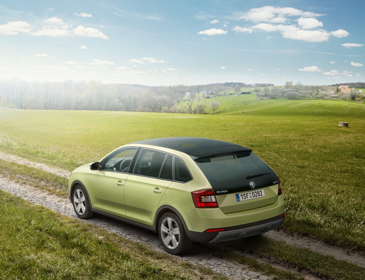 Фото нового Skoda Rapid Spaceback ScoutLine 2015-2016 сзади