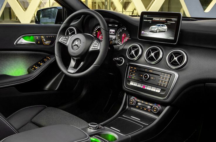 Фото салона нового Mercedes-Benz A-Класса 2015-2016