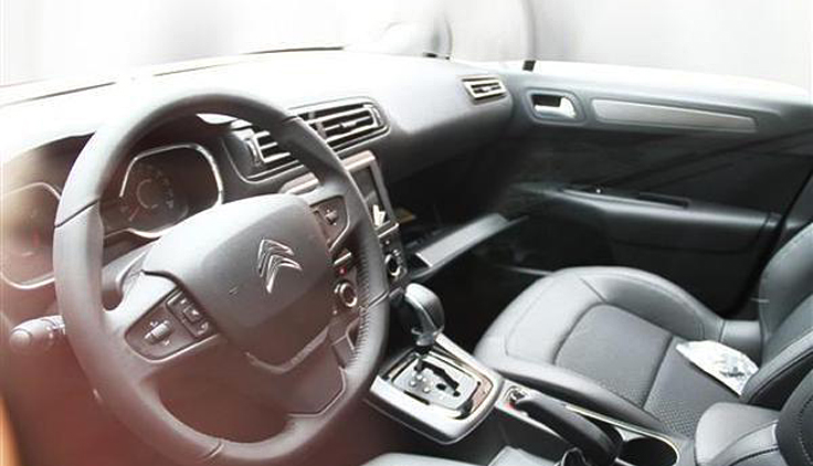 Фото новый Citroen C-Quatre 2015-2016 салон