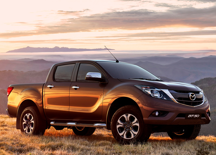 Фото новый Mazda BT-50 2015-2016 спереди