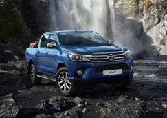 Комплектации и цены Toyota Hilux 2015
