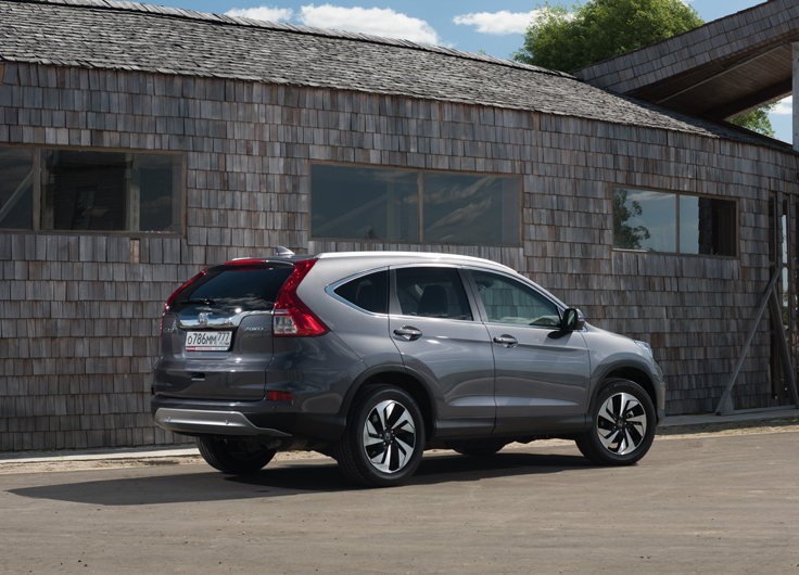 Фото нового Honda CR-V 2015-2016 вид сзади