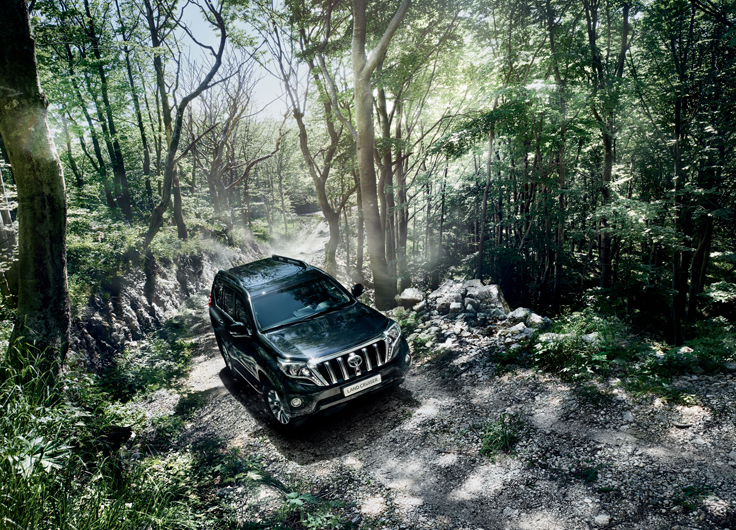 Фото новый Toyota Land Cruiser Prado 2015 вид спереди