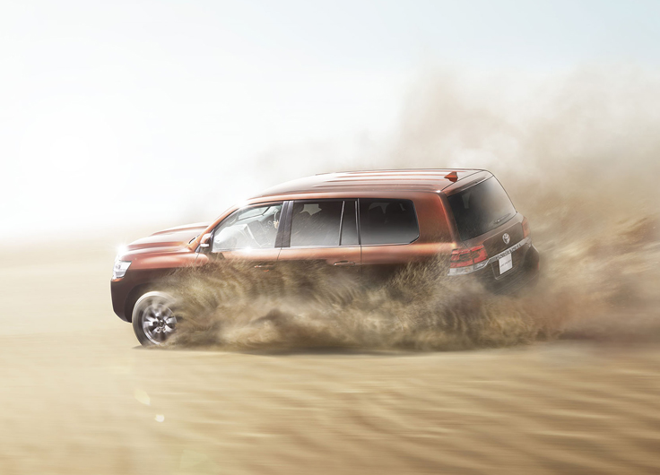 Фото новый Toyota Land Cruiser 200 2015-2016 сбоку