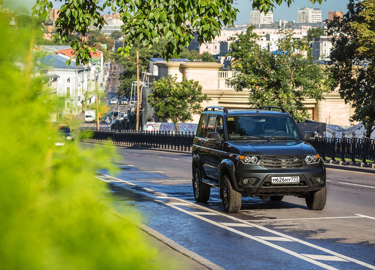 Фото новый UAZ Patriot 2015 вид спереди
