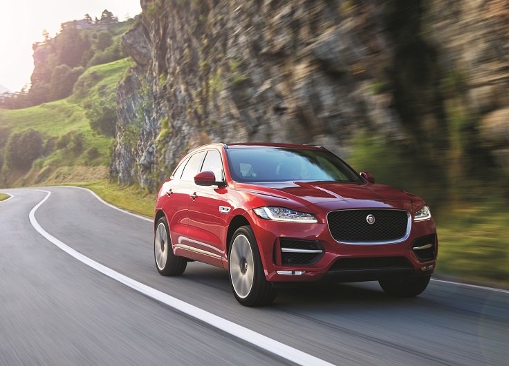 Фото новый Jaguar F-PACE 2015-2016 спереди