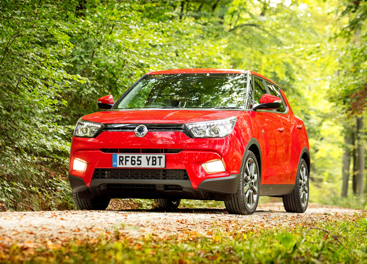 Фото нового дизельного SsangYong Tivoli 2015-2016 с полным приводом, спереди
